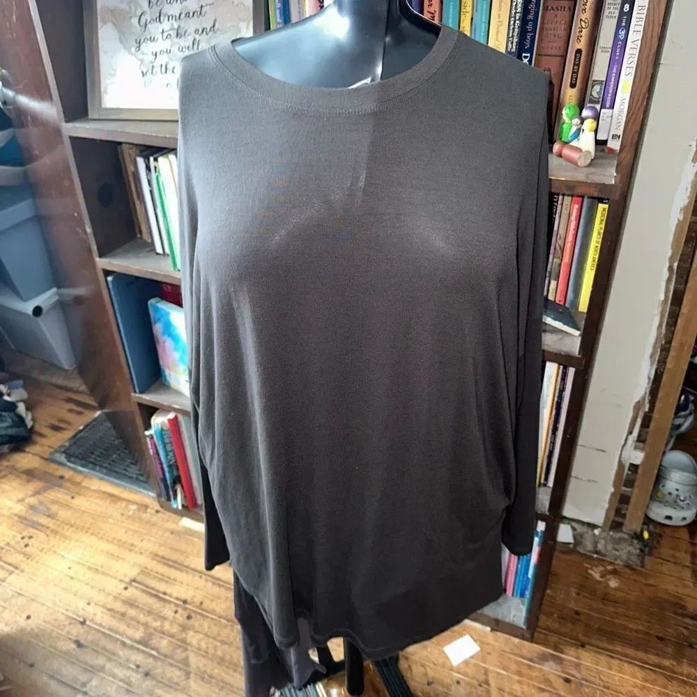 Athleta gray oversized S flowy Athleisure long sleeve top
